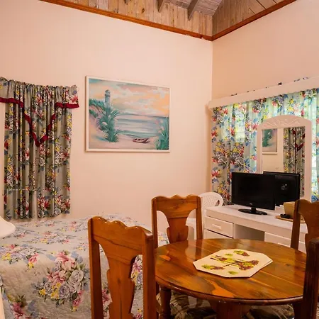 Shields Negril Villas Room photo