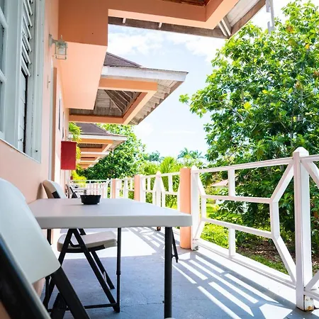 Shields Negril Villas Room photo
