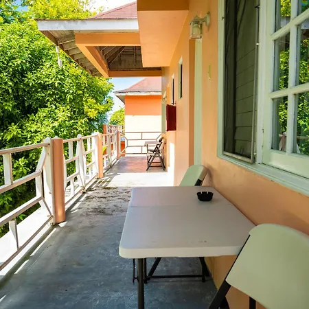 Shields Negril Villas Room photo