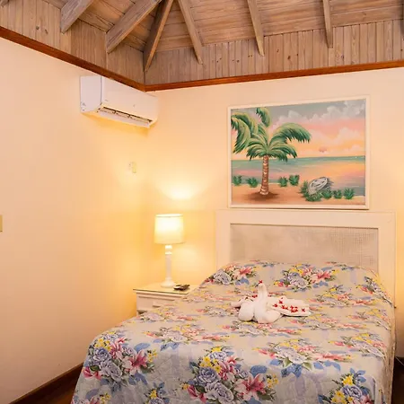 Shields Negril Villas Room photo